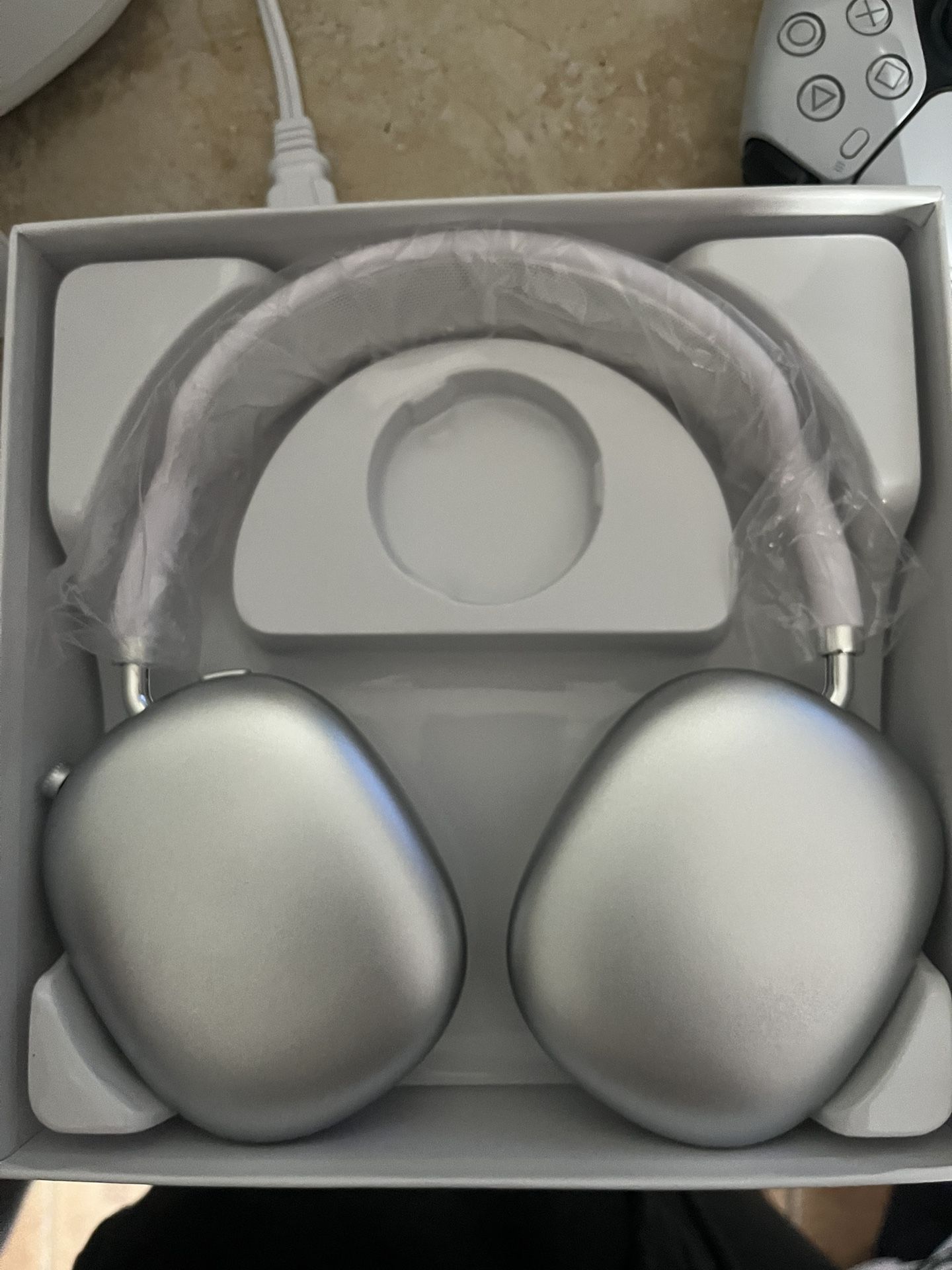 BRAND NEW air Pod Max