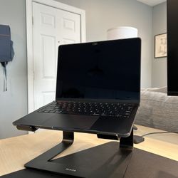 Aluminum Laptop Stand (Matte Black)