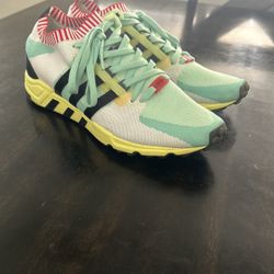 shoes hit me up for what shoe you want