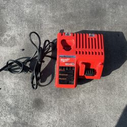 M12 and M18 12-Volt/18-Volt Lithium-Ion Multi-Voltage Battery Charger