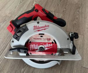 Milwaukee 2631-20 M18 18V Brushless 7-1/4" Circular Saw Tool Only w/ Blade