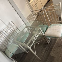 Round Glass Dining Table 