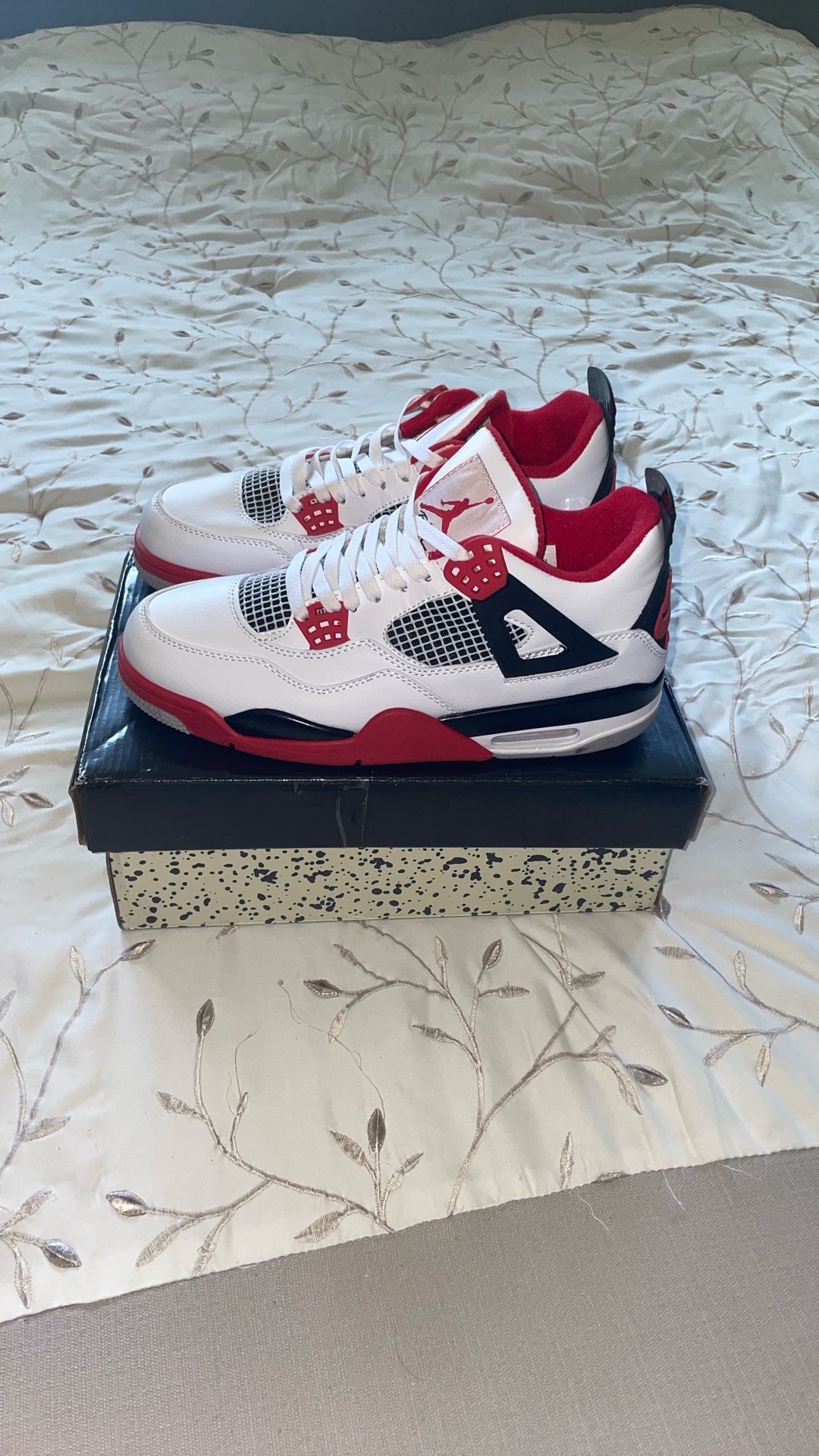 Jordan 4 Fire Red 11