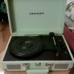 Crosley Portable Turn Table With Bluetooth 