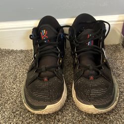 Kyrie Size 9 