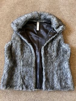 Super Cute Girls Fur Vest Size 10-12 