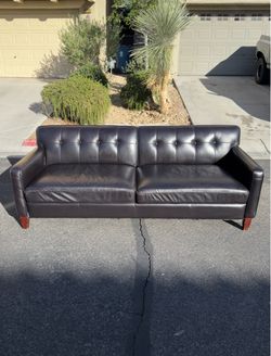 ‼️ FREE DELIVERY ‼️ Living Spaces Black Leather Sofa Couch