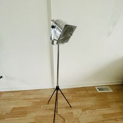 Chrome Tripod Mid Century Floor lamp 