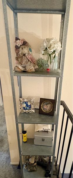 Indoor/Outdoor Lightweight Metal Shelf