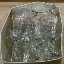 18 Wine Glasses