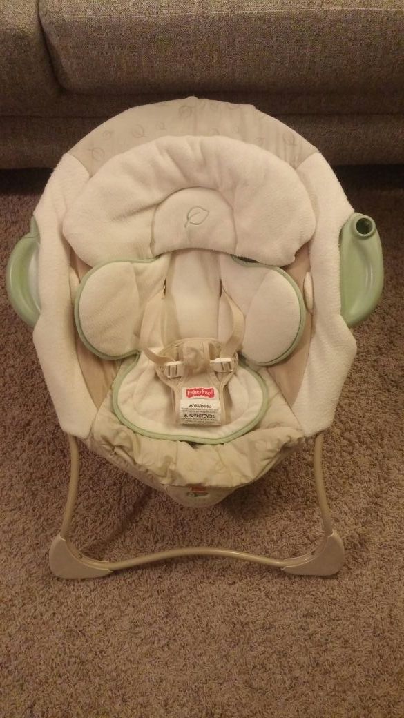 Fisher Price Baby Papasan/bouncer: leaf