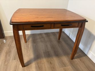 Counter Height Table 4 Bar Stools