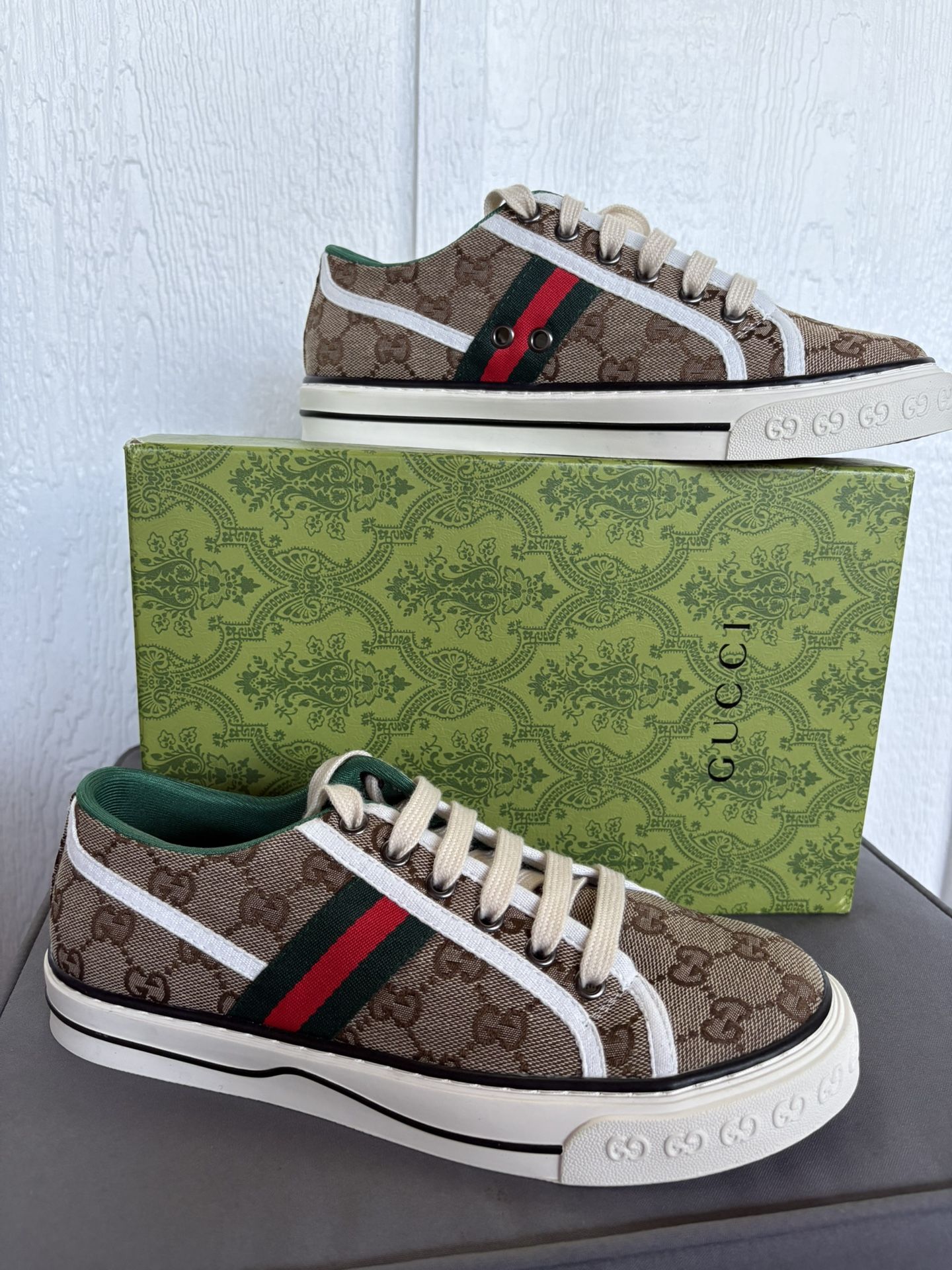 Women’s And Men’s Gucci Shoes