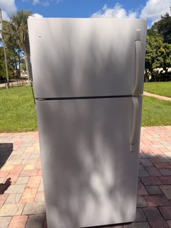 Refridgerator