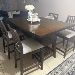 Dinning Table