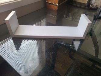 1 Floating White Shelf