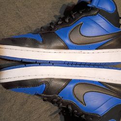 Kids' Nike Big Kid Court Borough Mid 2 Sneakers- Size 6Y