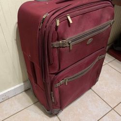 Extra Large Rolling Luggage (Dimensions Are https://offerup.com/redirect/?o=aW4ucGljdHVyZXM=)