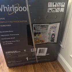 Whirlpool WH27S1E COMPACT R FRIGERATOR 2.7 CUBIC FOOT Whirlpool