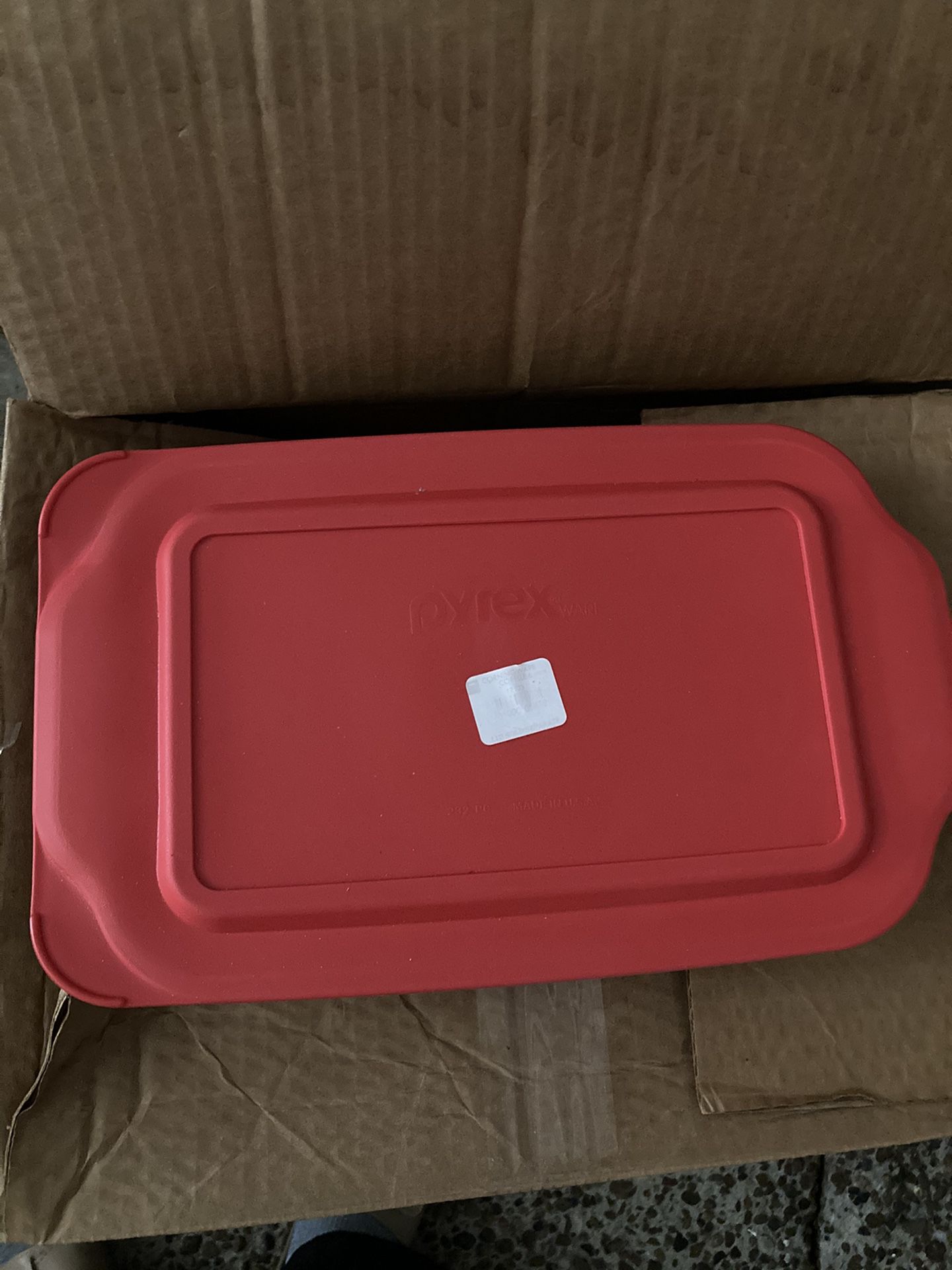Pyrex Tray With Cover 