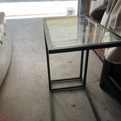 Mesita IKEA