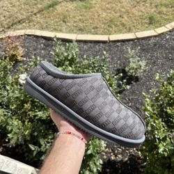 kith slipper ugg size 8