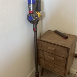 Dyson Vacuum V7 Animal +