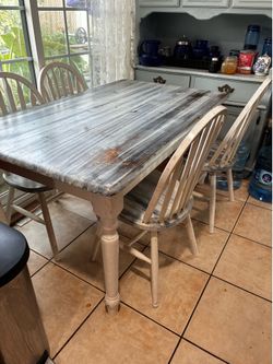 Kitchen table 4 chairs $50