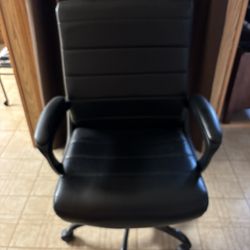Black Rolling Office Chair 