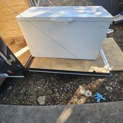 Insignia Chest Freezer