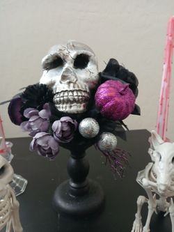 Gothic Skull Pedestal Halloween Decoration bleeding skull