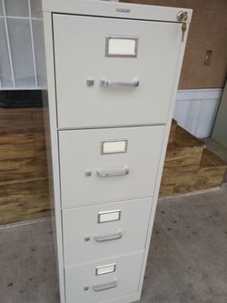 Hon cabinet
