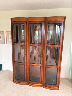 Heavy Curved Glass Display Cabinet / Curio Cabinet – Solid Wood – Excellent Condition