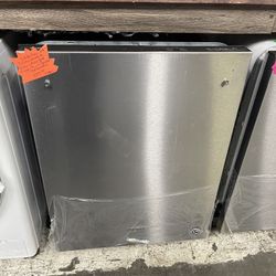 Whirlpool Dishwasher 