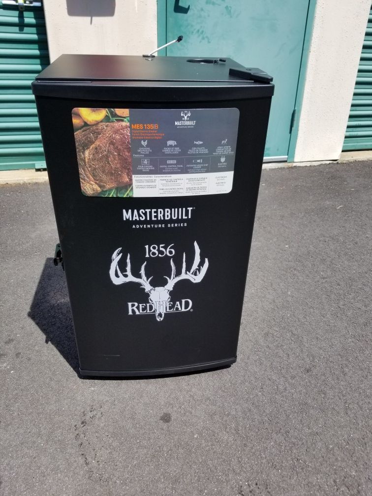 RedHead Sportsman Elite 30'' Digital Electric Smoker by Masterbuilt