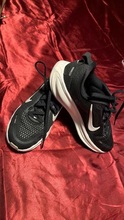 Nike Running Sneakers Black and White size 4Y