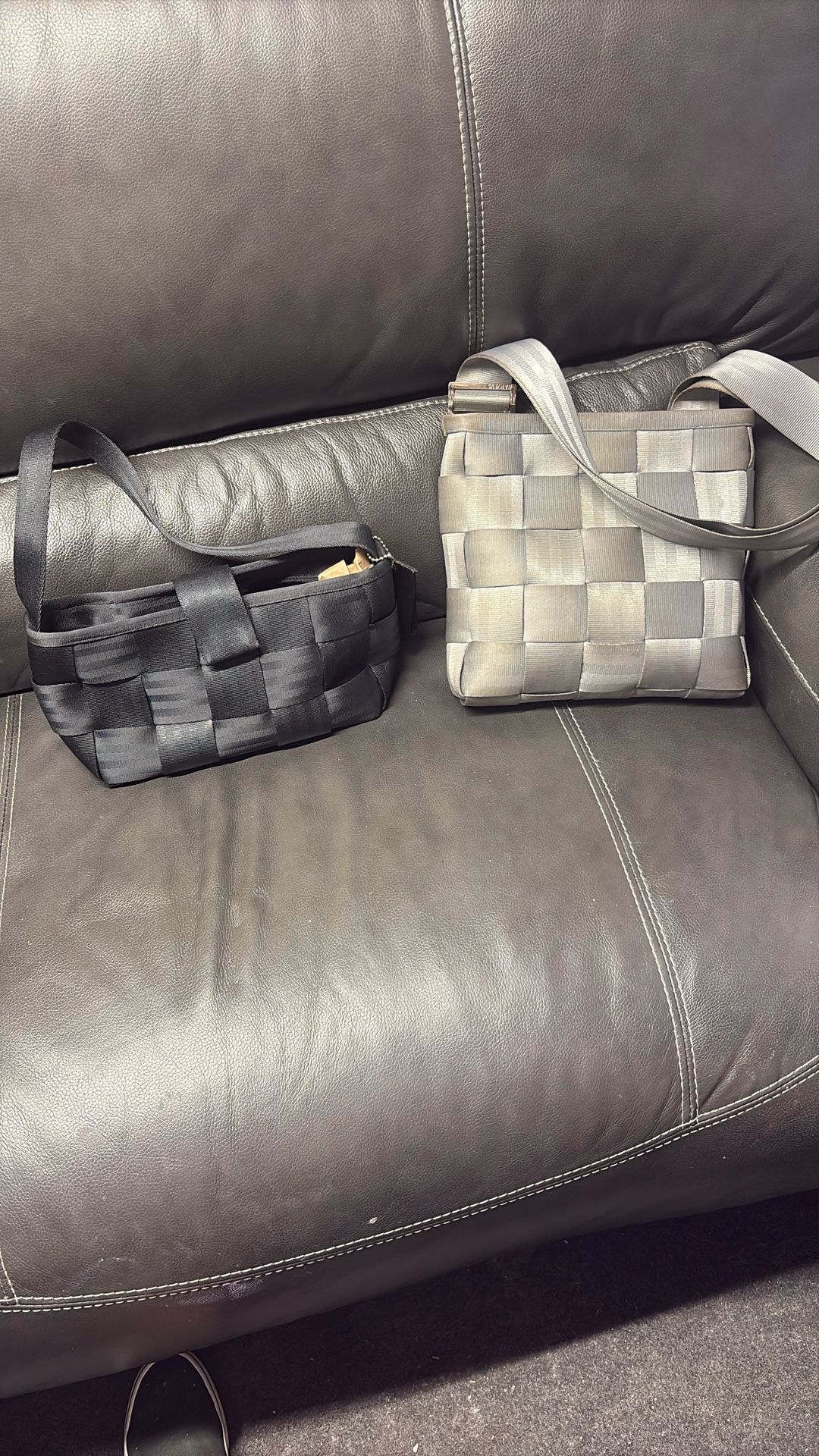 Harvey Seat Belt Bags