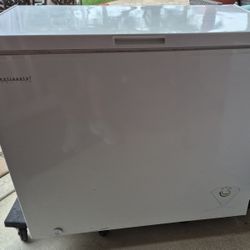 Chest Freezer 7.0 Cu. Ft.