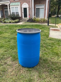 55 gallon plastic drum with lid