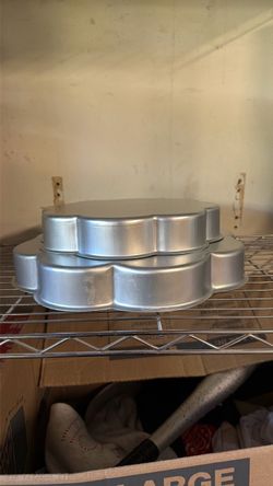 Wilton Flower Cake Pan