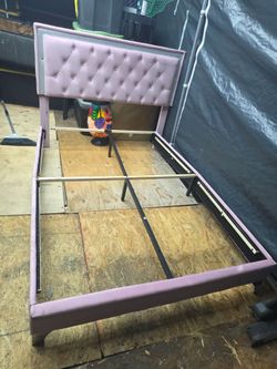 Pink Velvet Tufted Bed Frame with Headboard
