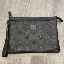 MCM VISETOS COGNAC MEDIUM SIZE CLUTCH POUCH WRISTLET BAG W/ Dust Cover Bag