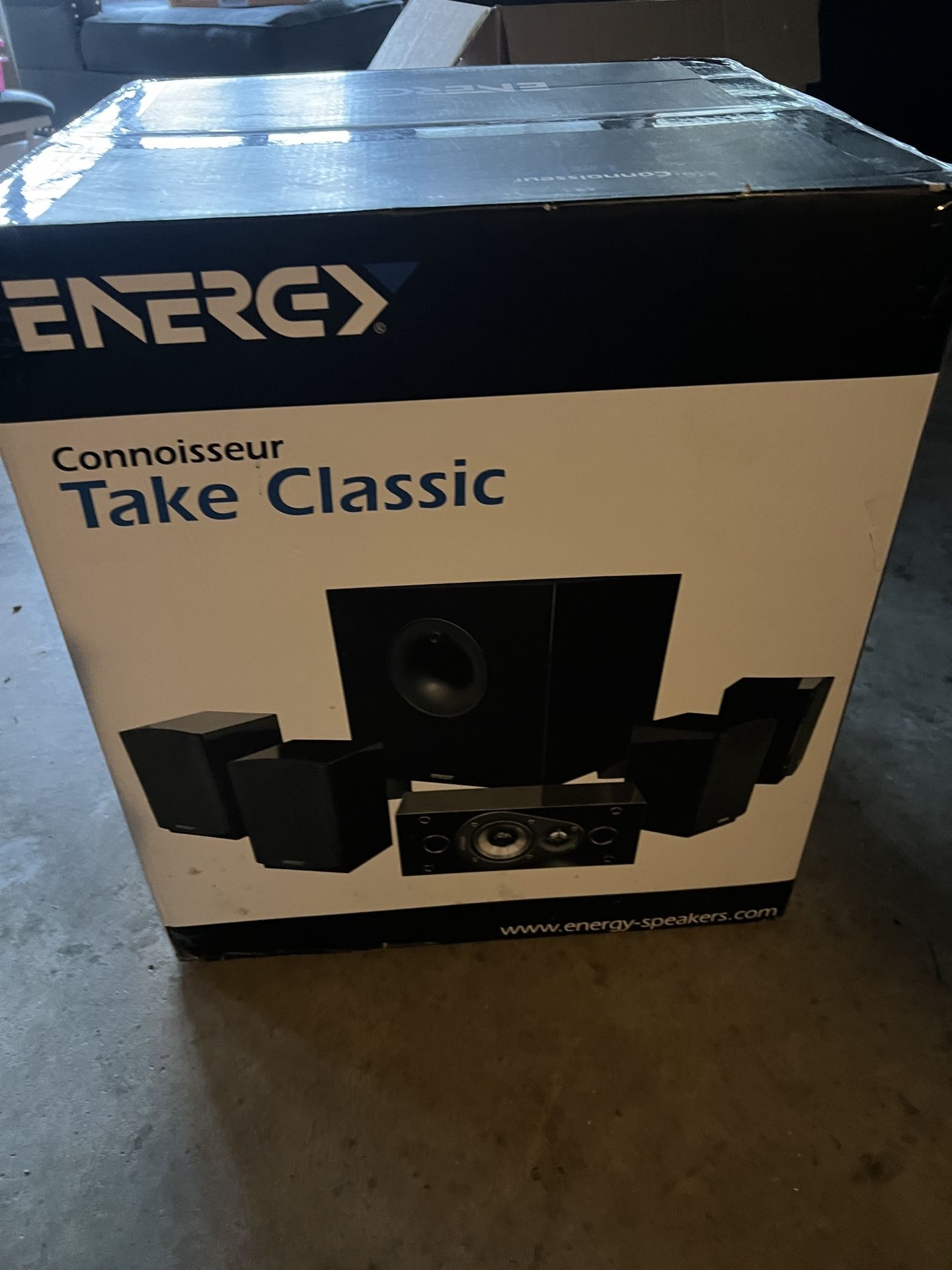 Home theatre speaker set with subwoofer