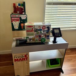 Melissa & Doug Fresh Mart Grocery Store Wooden Play Space🩶