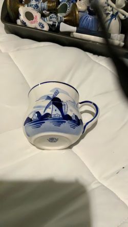 Collectible D. A. I. C. DELFT Blue Hand Painted Porcelain Windmill Mug