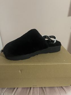 Black ugg clog slippers. 