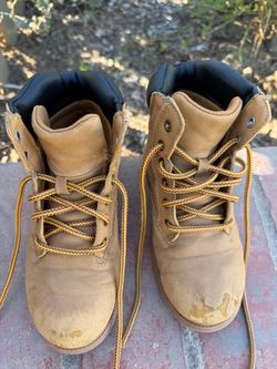 Kid hiking boots