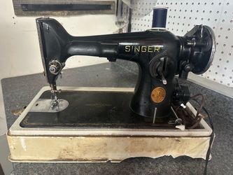 Vintage 1940 Singer 201-2 Sewing Machine