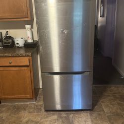 Refrigerator