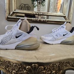 NIKE Women's Air Max Size 6